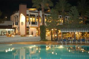 Pirates Beach Club