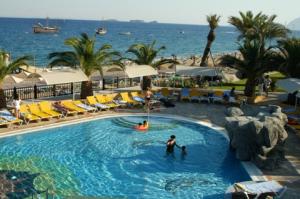 Pirates Beach Club