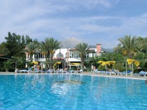 Pirates Beach Club