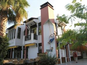 Pirates Beach Club